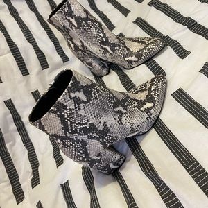 Steve Madden Therese snake skin leather boots